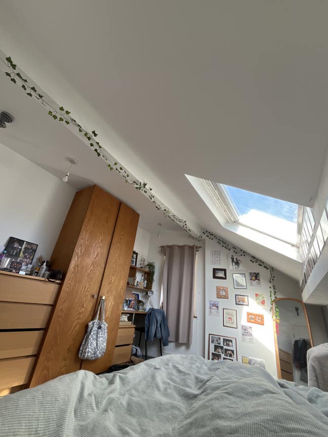 Attic room tenancy take over in headingley Main Photo