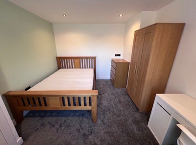Double Room in Exeter Main Photo
