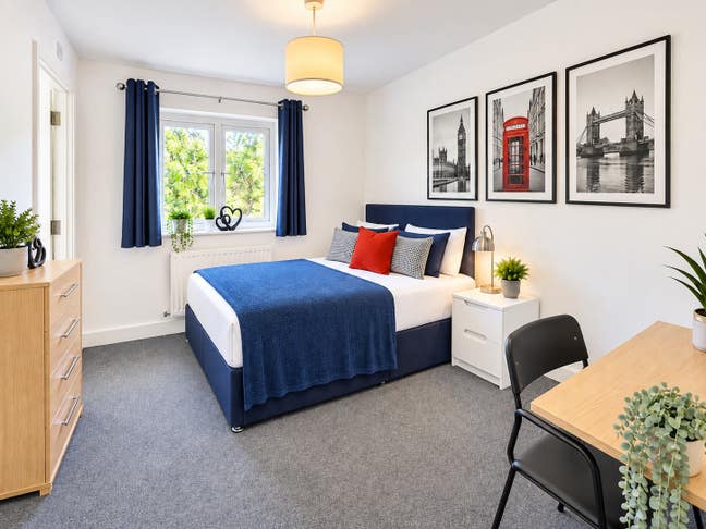 *Superb New En-Suite in Modern Flat by River- W4* Main Photo