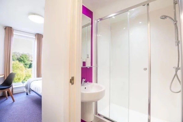 🏡Tenancy Takeover Available-Riverside House Main Photo
