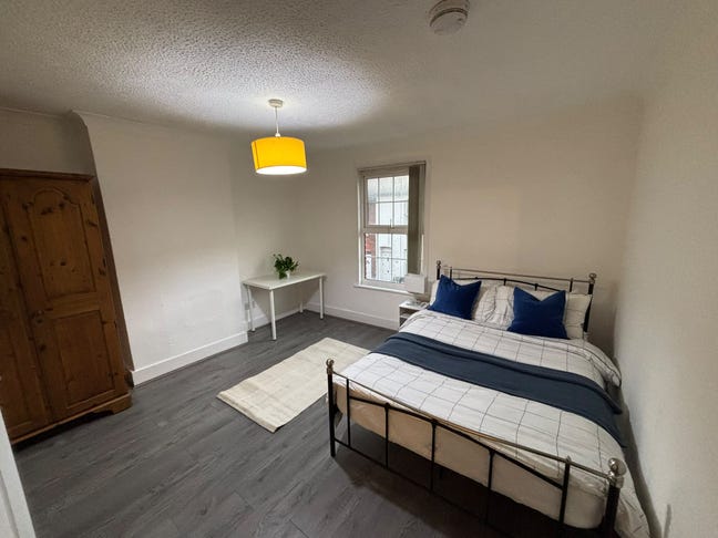  Spacious  &  Cosy  Studio  for  Rent  in  LU1 Main Photo