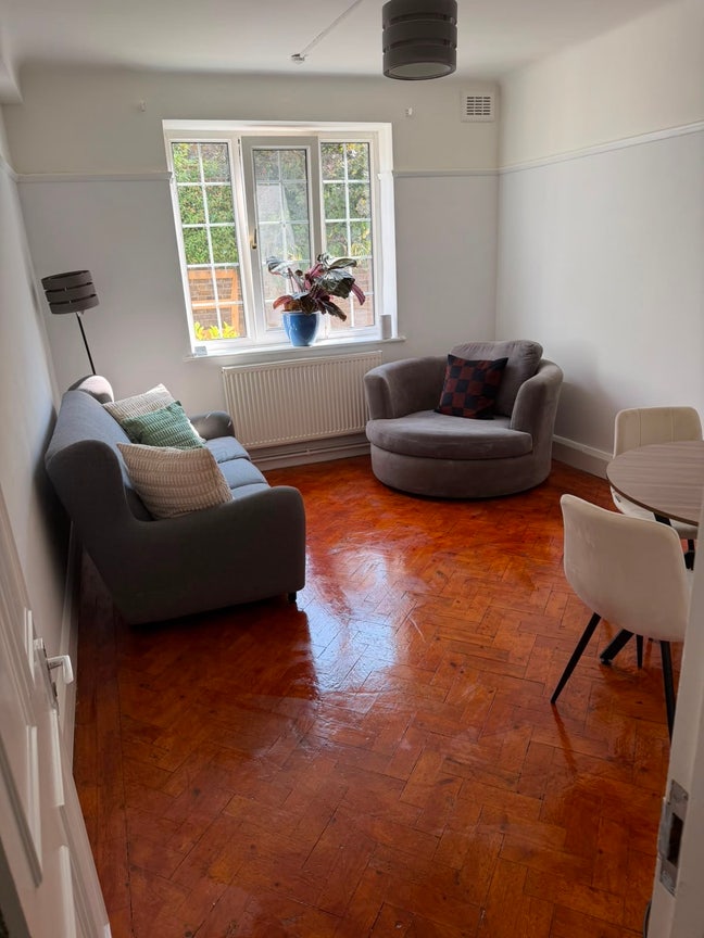 Choice of 2 rooms available in Streatham!  Main Photo