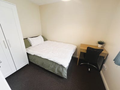 En-Suite Double Room For Students  Main Photo