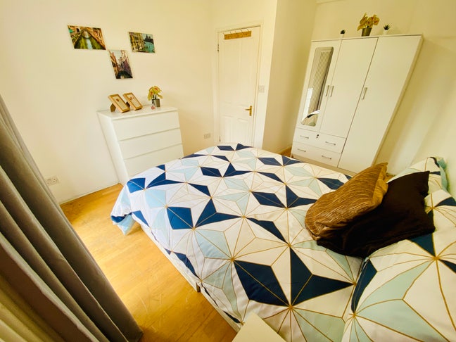 🌟 Double Room (Single Use) in East Acton – Zone 2 Main Photo