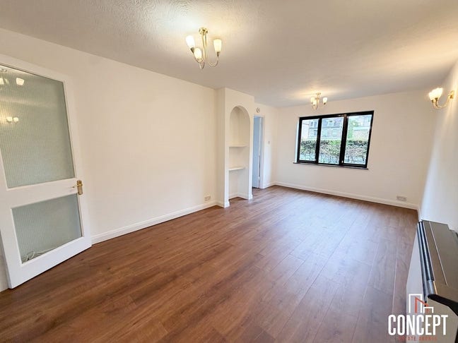 Spacious two bedroom purpose built apartment Main Photo
