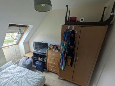 Cosy Room with great transport links in Chesser Main Photo
