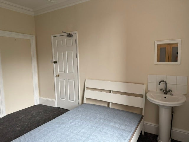 Huge double room in the centre of Banbury Main Photo