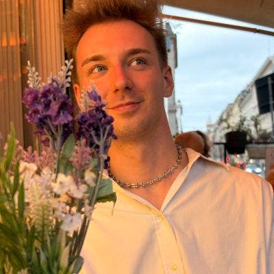 Moving to London, looking to make queer friends ✨ Main Photo