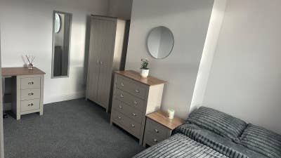 Large room close to York hospitals and Nestle Main Photo