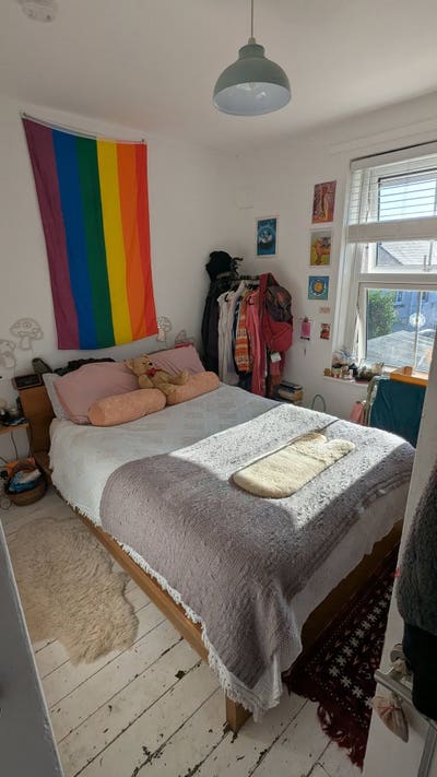 Cosy double room in friendly Redruth home | Dec 20 Main Photo
