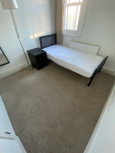 Single Room in The Centre of Town  Main Photo