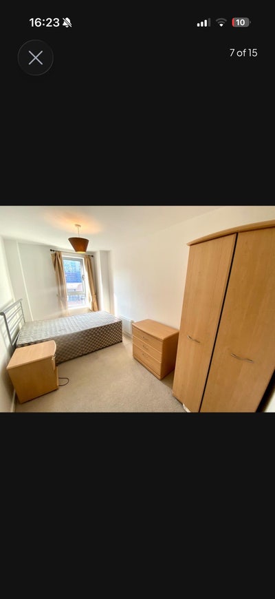 Looking for a flatmate Main Photo