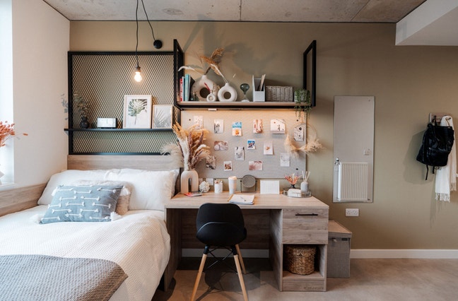 Ensuite available for takeover-YourTribe Southwark Main Photo
