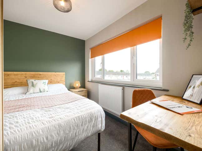 Ensuite Rooms Available 🏡 Williamson Way Main Photo