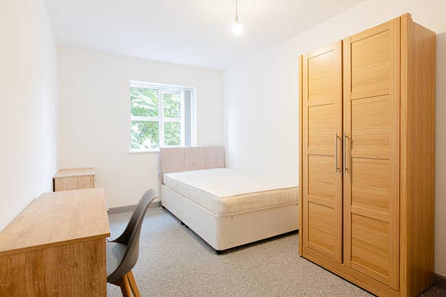 Furnished 2–7-bedroom flatshares bills included Main Photo