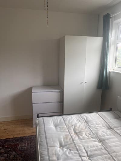 Double Room in 3 bed House Main Photo
