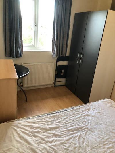 Central Milton Keynes. Nice Clean Furnished Room Main Photo