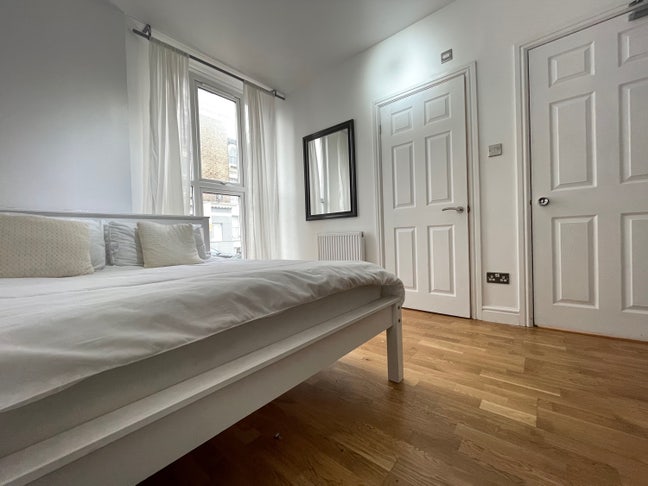 Doubles En-Suite 2Mins to Westfield Main Photo