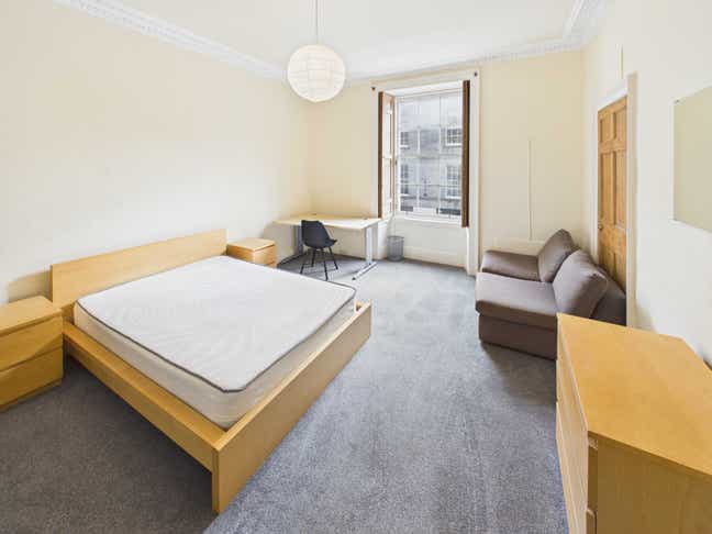Spacious and Sunny 4 Bedroom - Cornwall Street Main Photo
