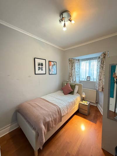 Single Room Available Now Main Photo