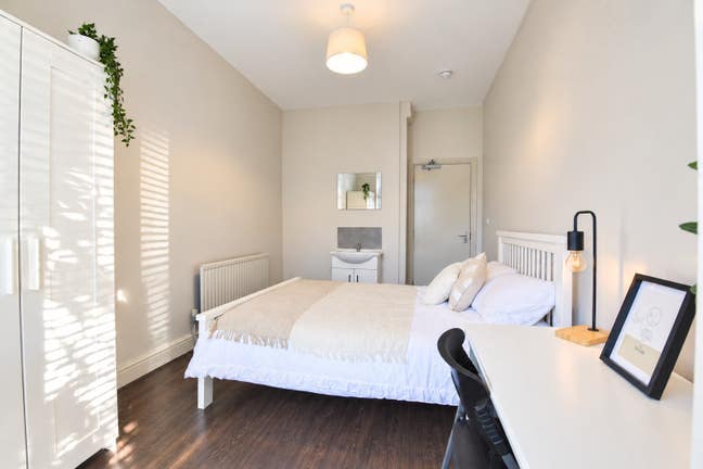 🏡 Spacious 6-Bed Professional House Share, LE3 Main Photo