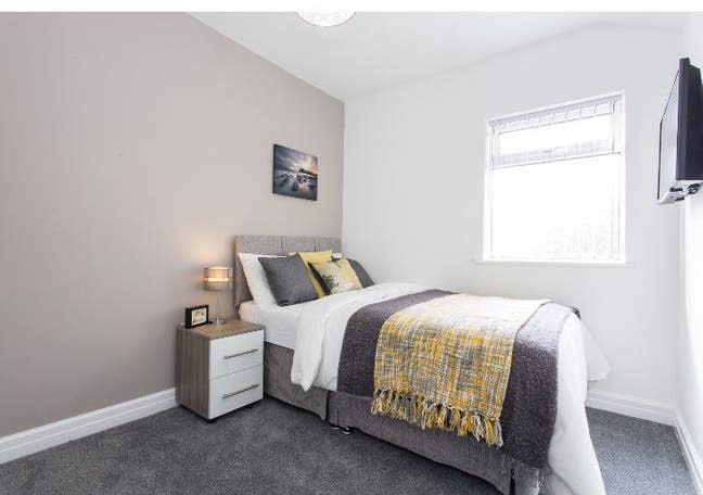 Ensuite Room Available- Great Location ✨✨ Main Photo