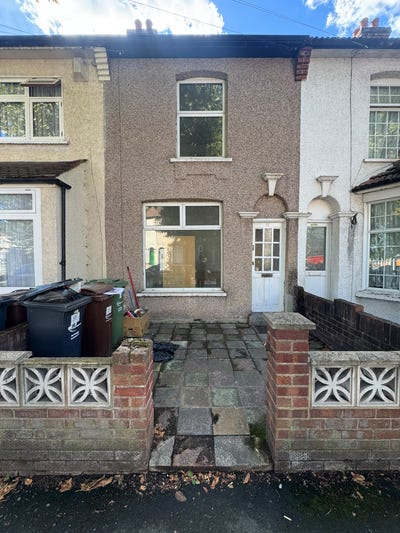 Fantastic 3 Bedroom House in Ilford Main Photo