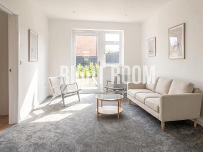 Studio (&pound;795) & 4 Bed  (&pound;2200) House| MrryOak SO19 Main Photo