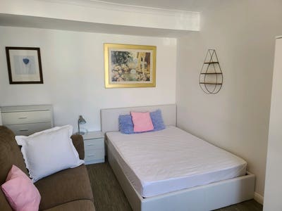 2 Rooms for Females in Weston-Super-Mare Main Photo