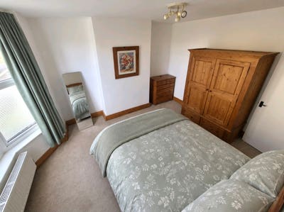 Spacious Flat in a Fantastic Location Main Photo