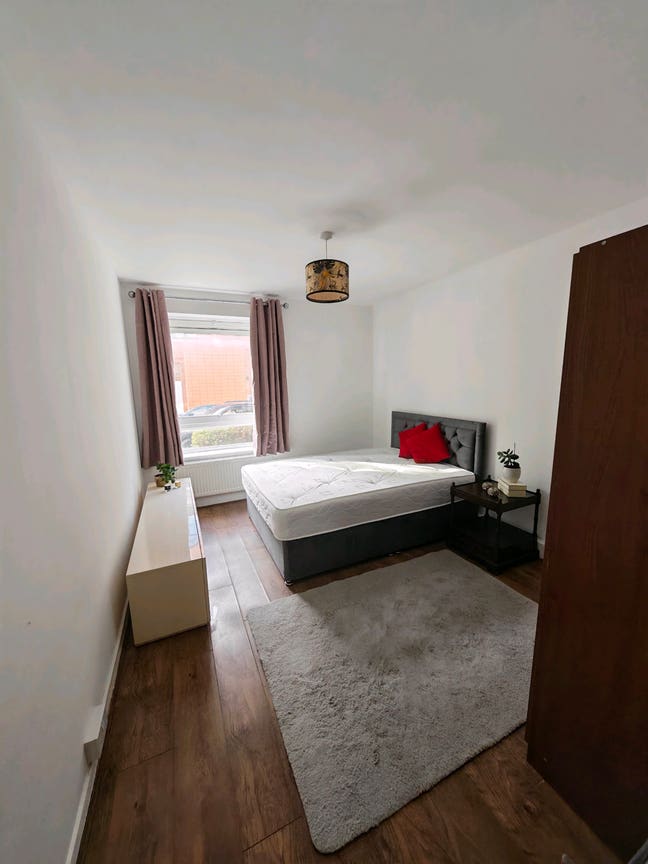 Refurbed flat, 3 mins to Clapham Junction Main Photo