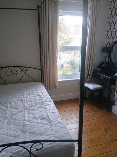 Small double room Main Photo