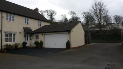 2 double rooms to rent in house share Main Photo