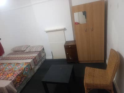 Double Room available for rent in cricklewoodNw2,  Main Photo