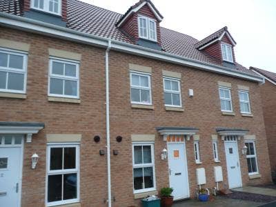 Double Room to let (bills & council tax inc) Main Photo