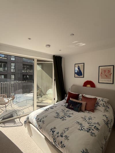London Bridge/Tower Bridge Room Main Photo