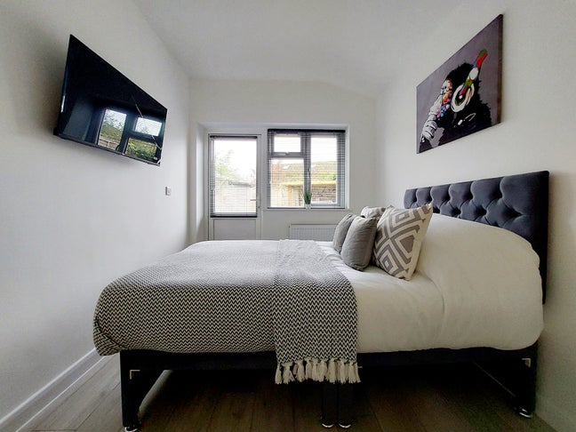 Studio Room Available – Orton Longueville Main Photo