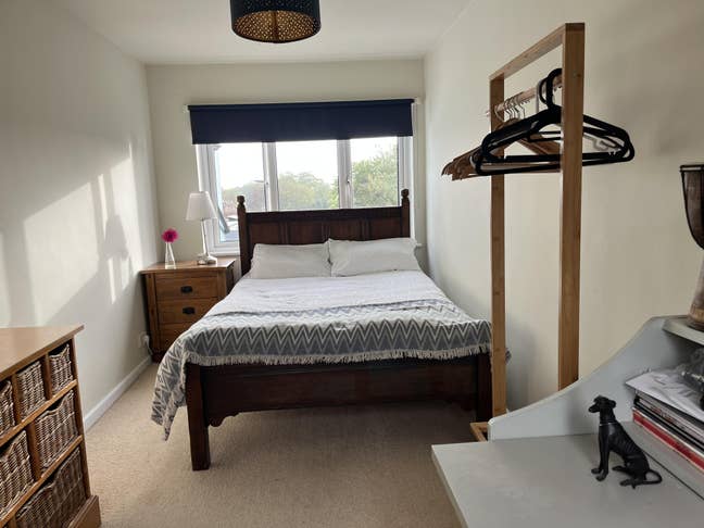 House Share - large double & private shower room Main Photo