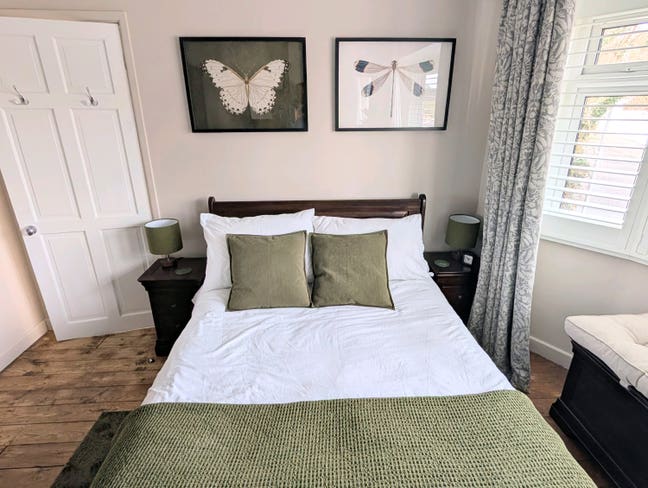 Quality Double Bedroom.  Main Photo