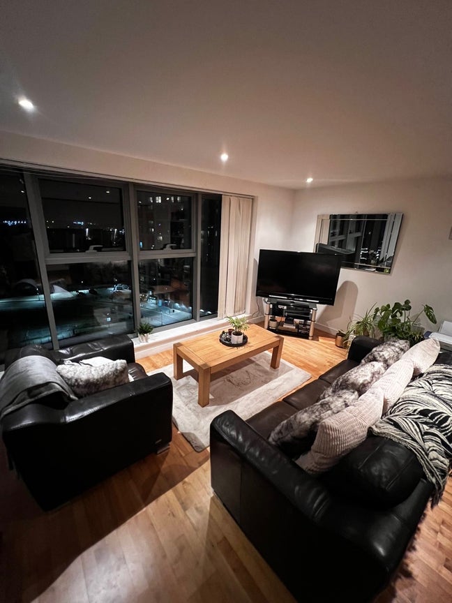 En-suite bedroom available on the docks Main Photo