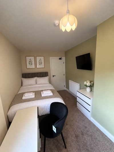 🏡 Ensuite Room Available – &pound;675 Pcm | WA2 Main Photo