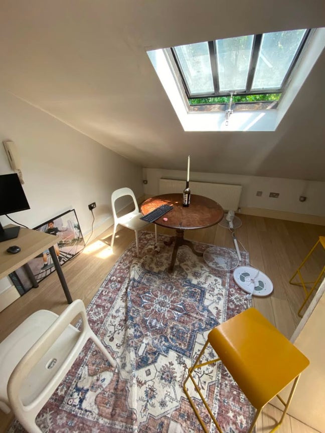 Double Attic room available in Camden Town. Main Photo