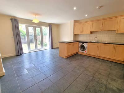 Large 4 bed house to let in Peckham Main Photo