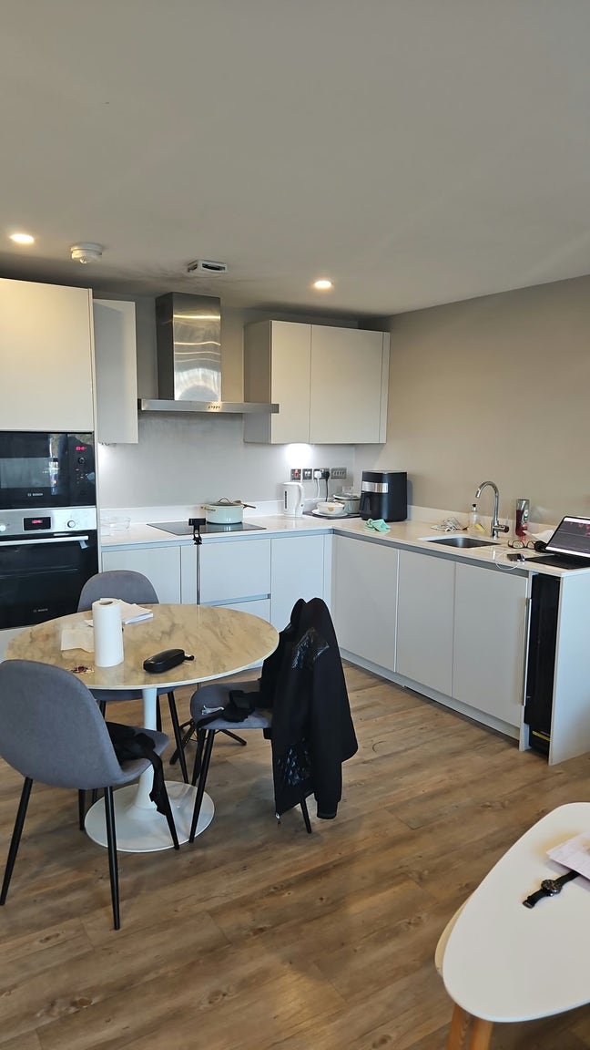 Clean and comfortable space, everything en suite  Main Photo