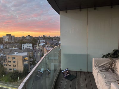 Ensuite for rent in Dalston Main Photo