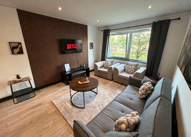 2BR 2BATH flat near Manchester University  Main Photo