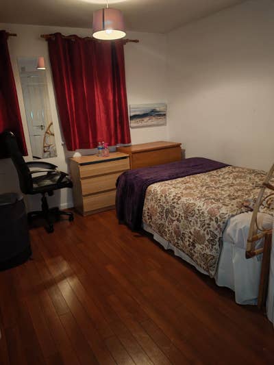One room ensuite available for rental Main Photo
