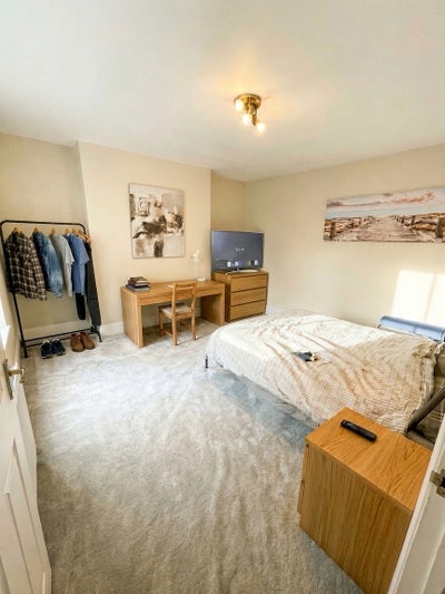 Large Double Room in renovated flat - Tooting Bec Main Photo