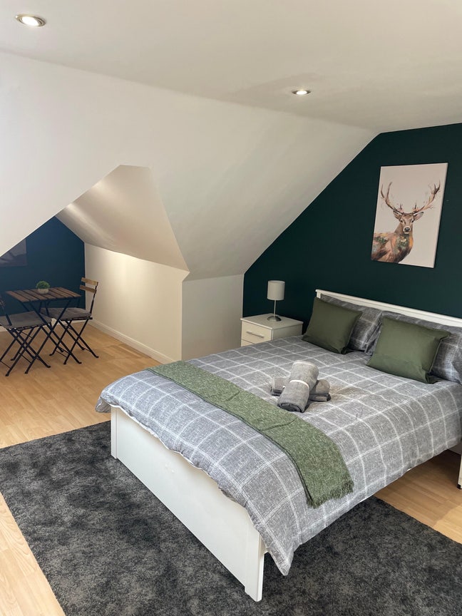 🛏️ ✨Large Ensuite Room  to Let in - Wembley Park  Main Photo