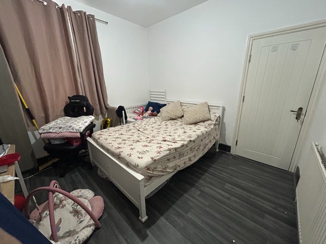 Loft Room & Double Room Available – Ilford Main Photo